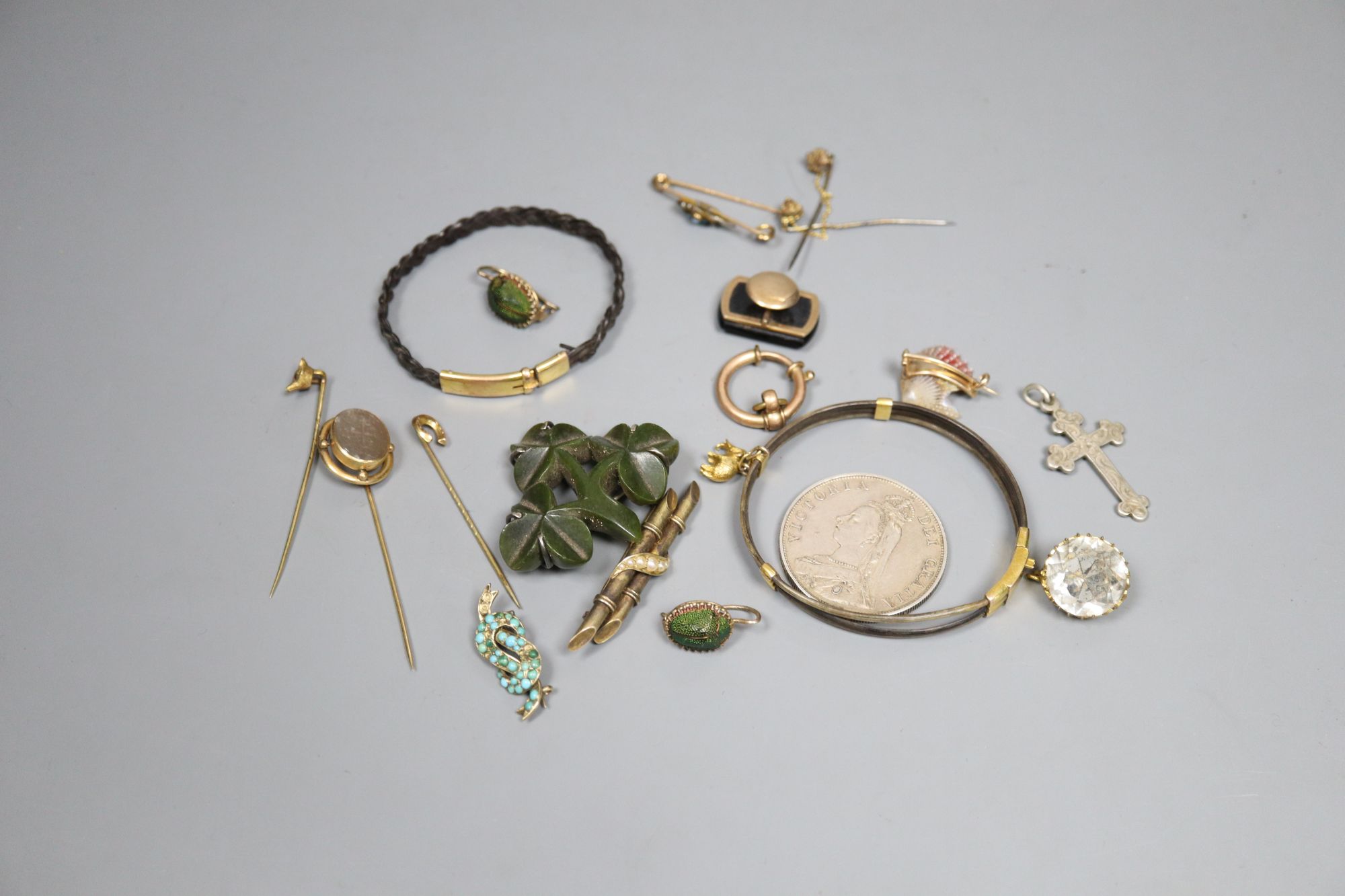 A group of assorted antique jewellery etc., to include: